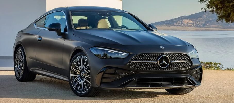 Mercedes-Benz receiving professional paintless dent repair in Nashville."